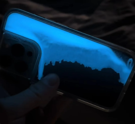 Husa Magic Case – Design de Lux care Strălucește în Întuneric!